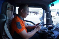 生果、水产物等生鲜物资正络绎不绝发往